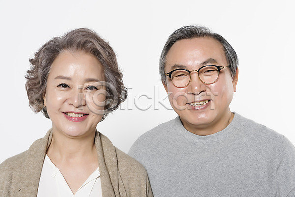 60대 남자 노년 노인만 두명 여자 한국인 JPG 앞모습 포토 가족 노부부 부부 상반신 서기 스튜디오촬영 실내 할머니 할아버지