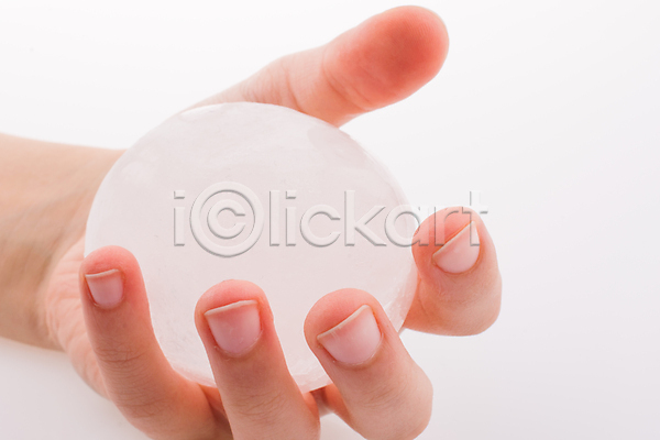 신체부위 JPG 포토 해외이미지 눈덩이 들기 손 얼음 오브젝트 잡기 해외202004 흰배경
