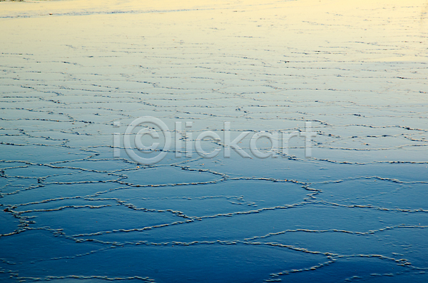 새로움 추위 사람없음 JPG 포토 해외이미지 겨울 계절 내추럴 냉동 물 백그라운드 북극 빙하 서리 시골 얼음 우주 자연 질감 카피스페이스 파란색 패턴 표면 해외202004 호수