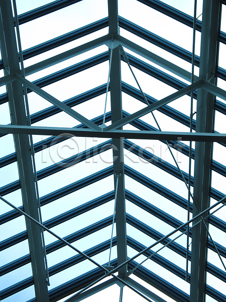 사람없음 JPG 포토 해외이미지 금속 빛 세로 시리즈 우주 유리 줄서기 지붕 창문 천장 초록색 파란색 프레임 하늘 해외202004