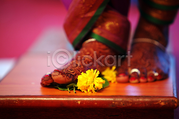 사람없음 JPG 포토 해외이미지 결혼 결혼식 꽃 문화 발 양발 의식 전통 종교 해외202004 힌두교