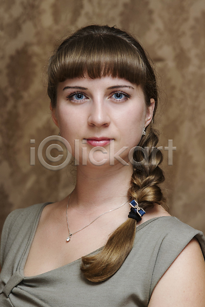 우아함 백인 사람 성인 여자 한명 JPG 포토 해외이미지 1 갈색머리 눈(신체부위) 모델 세로 얼굴 유행 해외202004
