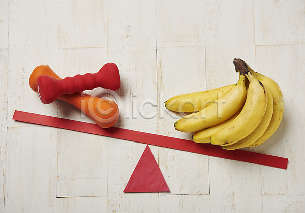 목표 사람없음 JPG 포토 나무배경 다이어트 목재 무게 바나나 식단 운동 저울 종이