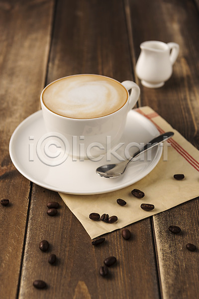 사람없음 JPG 포토 나무배경 디저트 메뉴 목재 원두 음료 카페 카페라떼 커피 커피잔 티스푼 화장지