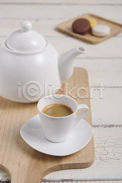 사람없음 JPG 아웃포커스 포토 나무배경 마카롱 메뉴 목재 세트 에스프레소 음료 찻주전자 카페 커피 커피잔
