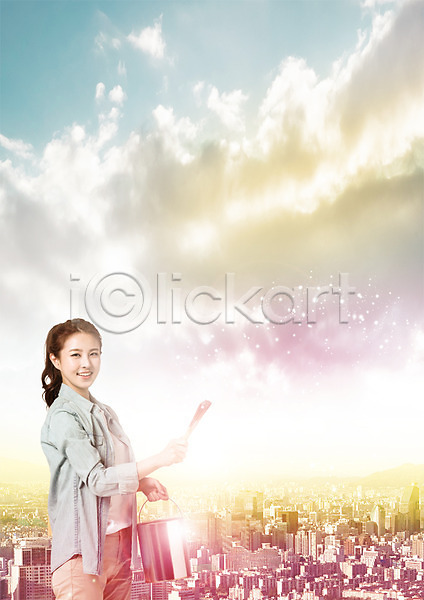 20대 성인 여자 한국인 한명 PSD 편집이미지 구름(자연) 노을 도시 빌딩 상반신 웃음 페인트붓 페인트통 편집 하늘