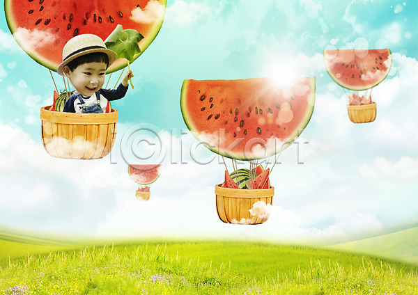 남자 어린이 한국인 한명 PSD 편집이미지 구름(자연) 모자(잡화) 상반신 수박 열기구 잎 초원(자연) 편집 하늘