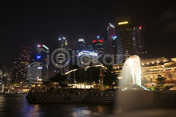 사람없음 JPG 포토 강 멀라이언타워 멜라이언파크 분수 빌딩 사자 싱가폴 야간 야경 야외 여행 풍경(경치)