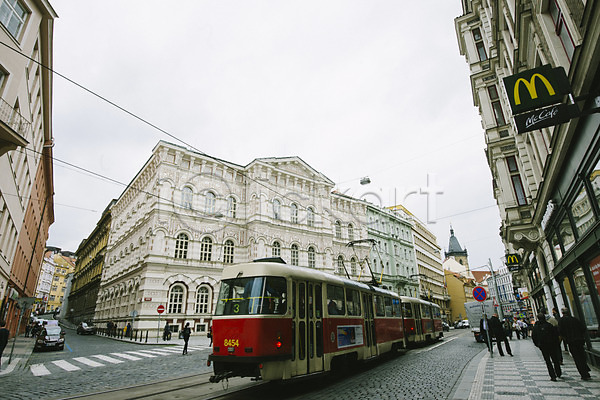 군중 사람 여러명 JPG 포토 건물 길 야외 여행 유럽 주간 체코 트램 프라하