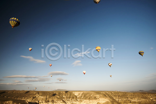 사람없음 JPG 포토 구름(자연) 기암괴석 야외 여행 열기구 주간 카파도키아 튀르키예 풍경(경치) 하늘