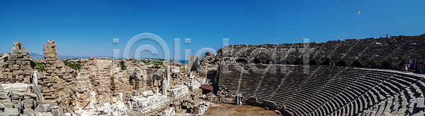 사람없음 JPG 옆모습 포토 해외이미지 경기장 고고학 골동품 구름 구시가지 극장 맑음 바위 봄 여름 역사 옛날 원형극장 이벤트 재산 지역 칠면조 태양 파노라마 파란색 파멸 풍경 해외202004 해외포토 햇빛 환경