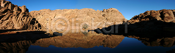 건조 뜨거움 평화 사람없음 JPG 포토 해외이미지 가로 강 관광지 동쪽 땅 멀리 명승지 물 바위 반사 백그라운드 빨간색 사막 산 성경 순례 신성 아침 아프리카 암석 언덕 여행 연못 오르기 웅장함 이집트 일출 자연 정상 중동 파노라마 파란색 풍경 하늘 해외202004 해외포토 햇빛 황무지