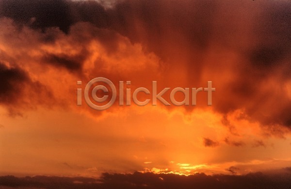 평화 사람없음 JPG 포토 해외이미지 구름(자연) 바다 백그라운드 빨간색 오렌지 일몰 일출 자연 컬러풀 태양 풍경(경치) 하늘 해외202004 환경