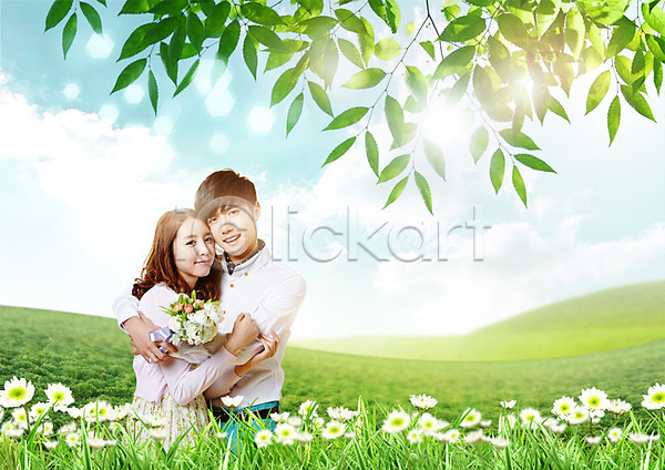 20대 남자 두명 성인 여자 한국인 PSD 편집이미지 구름(자연) 꽃다발 나뭇잎 상반신 웃음 잔디 편집 포옹 하늘