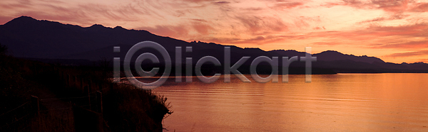 침묵 평화 사람없음 JPG 포토 해외이미지 공원 물 바다 반사 새벽 아침 야간 야외 여름 일몰 일출 자연 저녁 조류 파노라마 풍경 하늘 해외202004 해외포토 황혼