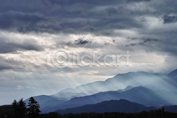 사람없음 JPG 포토 구름(자연) 나무 빛 빛무리 산 야외 자연 주간 풍경(경치) 하늘