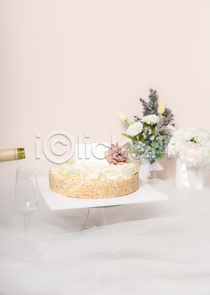 사람없음 JPG 포토 결혼 결혼소품 공백 꽃 백그라운드 샴페인잔 오브젝트 웨딩테이블 카피스페이스 케이크