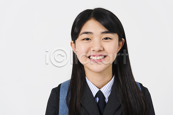 10대 십대여자한명만 여자 중학생 청소년 한국인 한명 JPG 근접촬영 앞모습 포토 교복 상반신 서기 스튜디오촬영 실내 십대라이프스타일 여중생 여학생 웃음