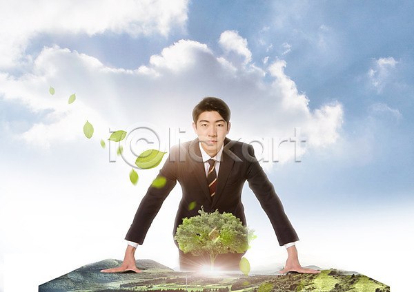 20대 남자 성인 성인남자한명만 한국인 한명 PSD 편집이미지 구름(자연) 나무 나뭇잎 비즈니스맨 산 상반신 자연 편집 하늘