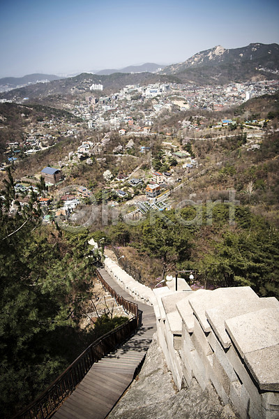 사람없음 JPG 포토 하이앵글 도시 돌담 마을 봄풍경 북악산 서울 성곽길 성벽 야외 주간 풍경(경치) 한국