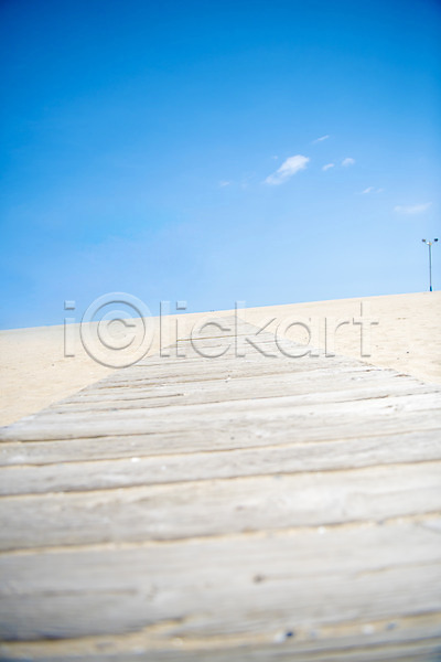 여유 편안함 휴식 사람없음 JPG 아웃포커스 포토 길 모래 모래사장 야외 여름(계절) 여름풍경 일상 주간 풍경(경치) 하늘 휴가