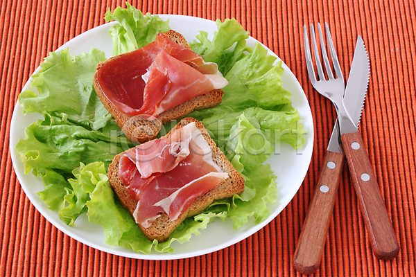 사람없음 JPG 포토 해외이미지 빨간색 상추 육류 음식 전통 접시 지중해 칼 토스트 포크 해외202004 햄