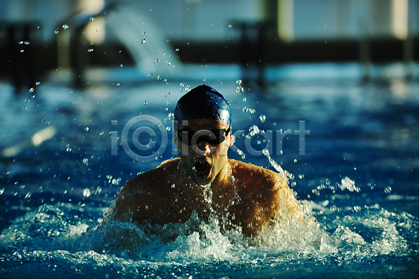 남자 백인 성인 성인남자한명만 한명 JPG 앞모습 포토 해외이미지 물 상반신 수영 수영복 수영선수 수영장 스포츠 운동 해외202004