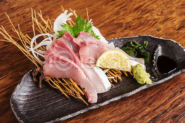 사람없음 JPG 포토 간장 고추냉이 깻잎 나뭇가지 레몬 생선회 양파 일본음식 접시 회