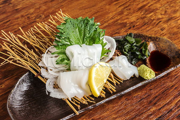 사람없음 JPG 포토 간장 고추냉이 깻잎 나뭇가지 레몬 생선회 양파 오징어회 일본음식 접시 회