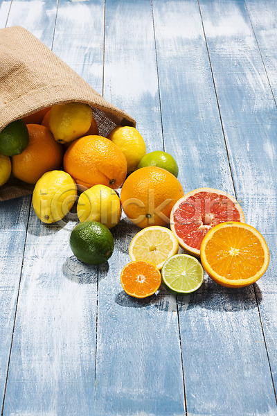 사람없음 JPG 포토 과일 나무배경 레몬 목재 백그라운드 스튜디오촬영 실내 오렌지 자루 자몽