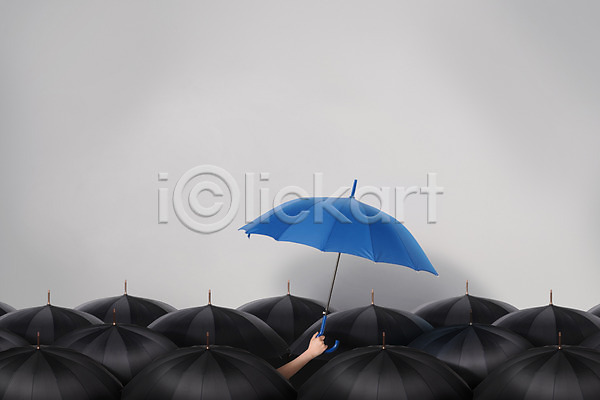 신체부위 JPG 포토 검은색 들기 비(날씨) 손 스튜디오촬영 실내 여름(계절) 우산 장마 파란색