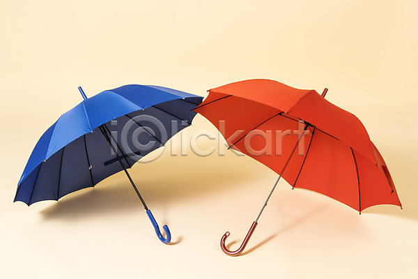 사람없음 JPG 포토 비(날씨) 빨간색 스튜디오촬영 실내 여름(계절) 우산 장마 파란색