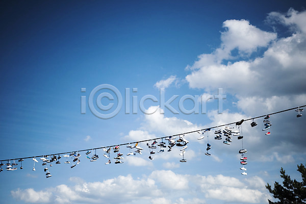 사람없음 JPG 포토 구름(자연) 나무 동유럽 신발 야외 유럽 유럽풍경 주간 체코 풍경(경치) 프라하 하늘 해외 해외풍경