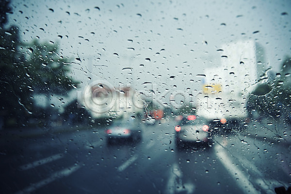 사람없음 JPG 아웃포커스 포토 도로 동유럽 물방울 비 빗방울 야외 유럽 자동차 주간 창문 체코 풍경(경치) 프라하 해외