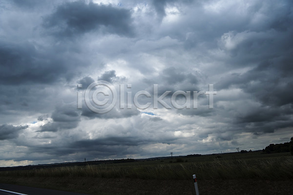 사람없음 JPG 포토 구름(자연) 동유럽 먹구름 야외 유럽 유럽풍경 자연 주간 체코 초원(자연) 풍경(경치) 프라하 하늘 해외 해외풍경
