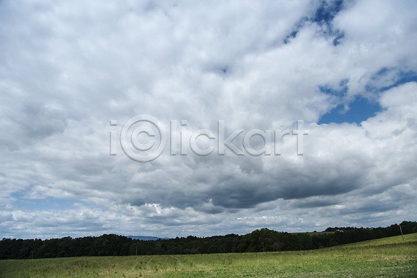 사람없음 JPG 포토 구름(자연) 동유럽 야외 유럽 유럽풍경 자연 주간 체코 초원(자연) 풍경(경치) 프라하 하늘 해외 해외풍경