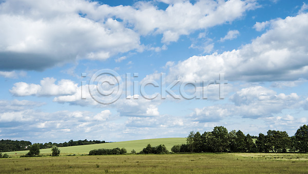 사람없음 JPG 포토 구름(자연) 나무 동유럽 야외 유럽 유럽풍경 주간 체코 초원(자연) 풍경(경치) 프라하 하늘 해외 해외풍경