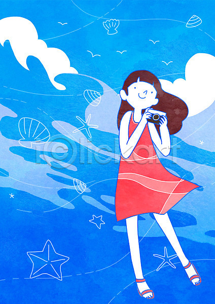 휴식 성인 여자 한명 PSD 일러스트 구름(자연) 들기 바다 불가사리 사진촬영 서기 여름(계절) 전신 조개 카메라 하늘 휴가