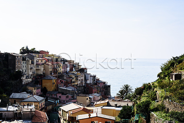 사람없음 JPG 포토 건물 마을 바다 야외 언덕 유럽 유럽풍경 이탈리아 주간 주택 지중해 친퀘테레 풍경(경치) 해안도시 해외풍경