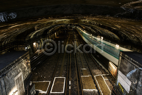 사람없음 JPG 포토 기찻길 빛 실내 유럽 유럽풍경 전철 주간 철도의날 터널 파리(프랑스) 풍경(경치) 프랑스 해외풍경
