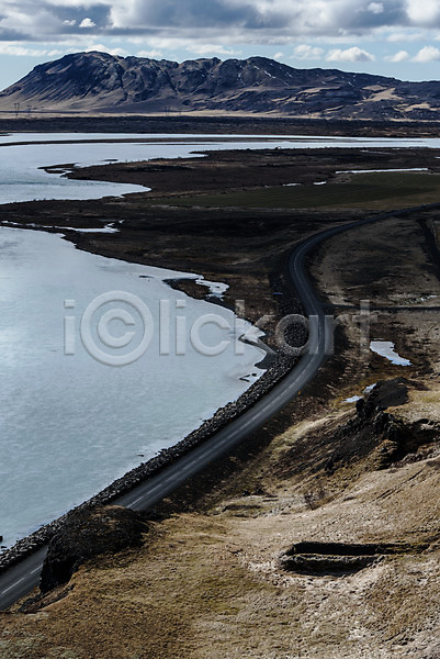 사람없음 JPG 포토 하이앵글 강 구름(자연) 길 도로 산 아이슬란드 야외 유럽 유럽풍경 주간 초원(자연) 풍경(경치) 해외풍경