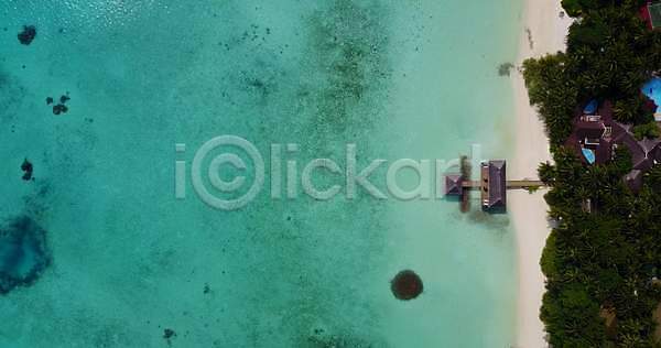 휴식 사람없음 JPG 포토 해외이미지 드론 맑음 모래사장 모래언덕 몰디브 물 바다 백그라운드 석호 섬 안테나 여름(계절) 자연 터키석 파라다이스 파란색 풍경(경치) 하늘 해외202004 휴가 흰색
