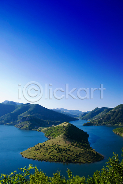 사람없음 JPG 포토 해외이미지 강 불가리아 산 여름(계절) 장면 초록색 파노라마 파란색 풍경(경치) 하늘 해외202004 호수