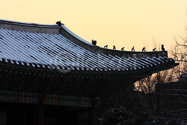 사람없음 JPG 포토 기와지붕 백그라운드 야외 어처구니 주간 풍경(경치) 한국 한국건축