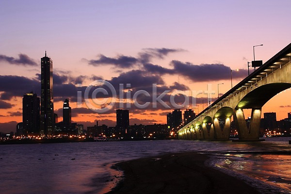 사람없음 JPG 포토 63빌딩 강 구름(자연) 다리(건축물) 도시 빌딩 야간 야경 야외 일몰 풍경(경치) 하늘 한강 한국