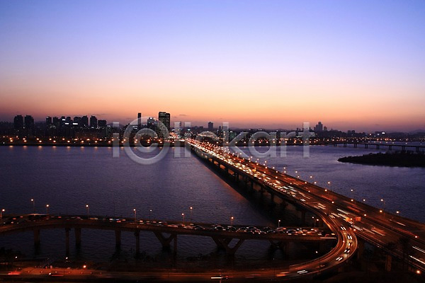 사람없음 JPG 포토 강 다리(건축물) 도시 도심 빌딩 야간 야경 야외 일몰 자동차 풍경(경치) 하늘 한강 한국
