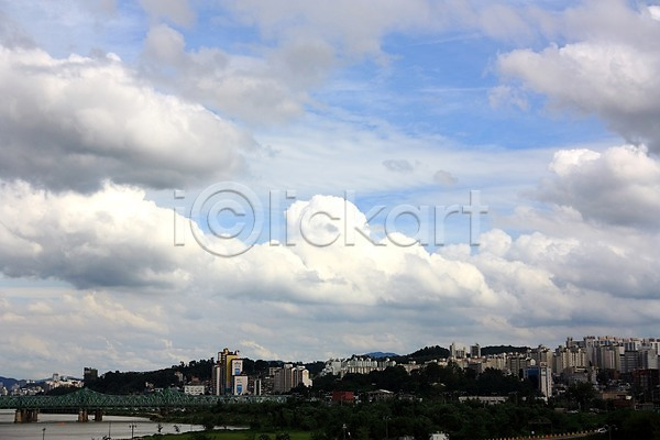 사람없음 JPG 포토 구름(자연) 다리(건축물) 도시 도심 빌딩 산 아파트 야외 주간 풍경(경치) 하늘 한강 한국