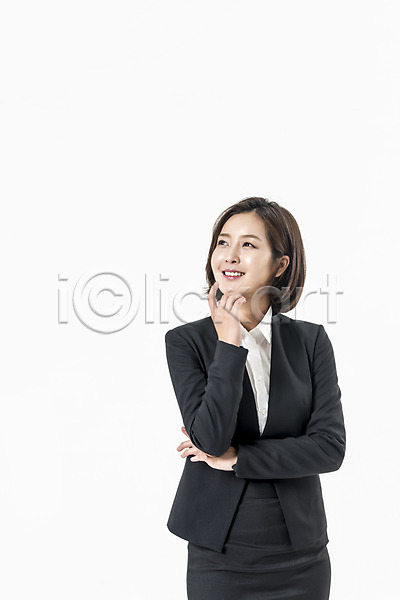 20대 성인 성인여자한명만 여자 한국인 한명 JPG 앞모습 포토 비즈니스우먼 상반신 생각 스튜디오촬영 실내 웃음 응시 정장 포즈