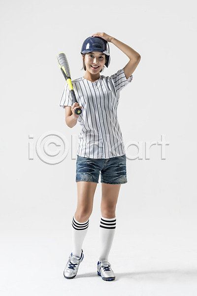 20대 성인 성인여자한명만 여자 한국인 한명 JPG 앞모습 포토 들기 서기 스튜디오촬영 실내 야구 야구방망이 야구복 야구헬멧 웃음 전신