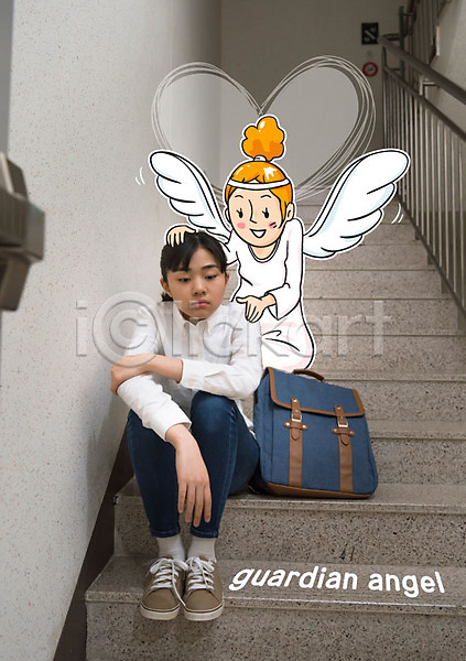 고민 위로 피곤 두명 여자 청소년 한국인 AI(파일형식) 포토일러 계단 앉기 전신 책가방 천사 하트